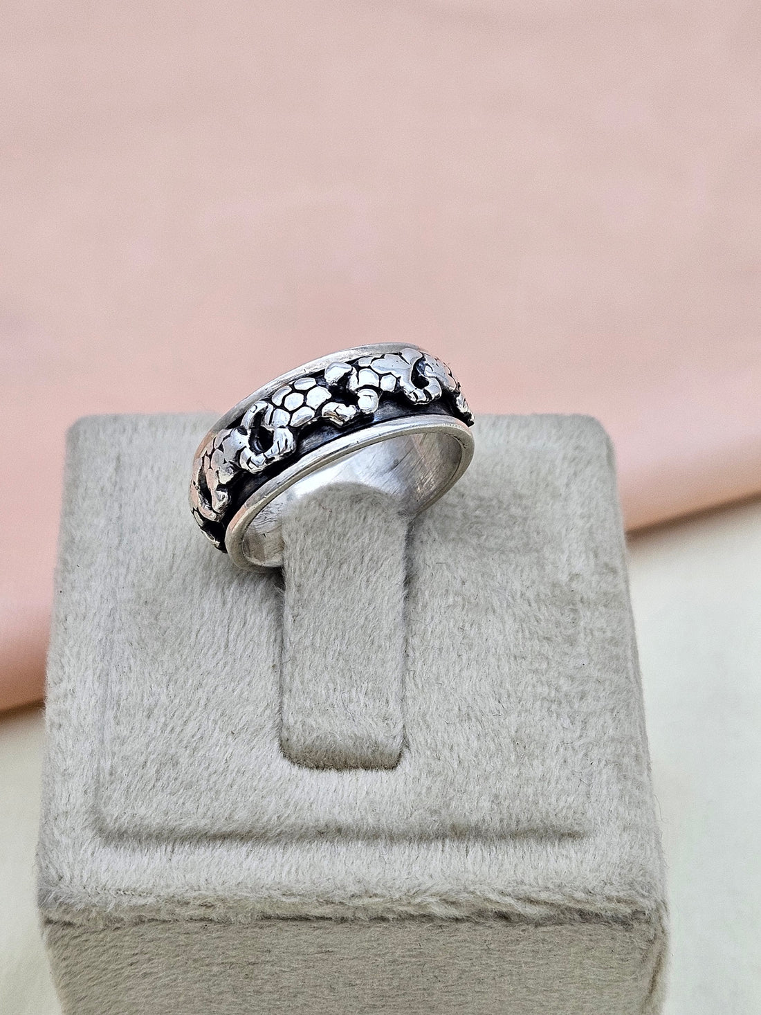 Fine Handcrafted 925 Silver Oxidized Tortoise Designer Moving Challa Finger Ring